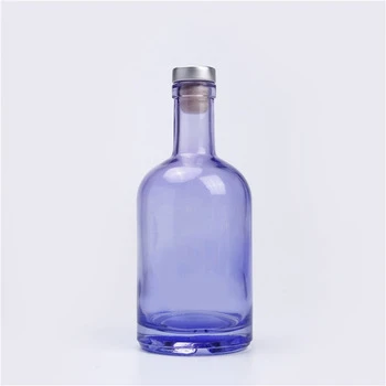 Garrafa de vodka em spray de cor personalizada
